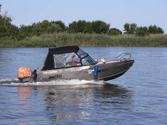 Катер Волжанка с мотором Yamaha-F70АETL л/с