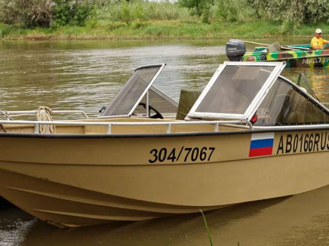 Катер  ЛР-520​