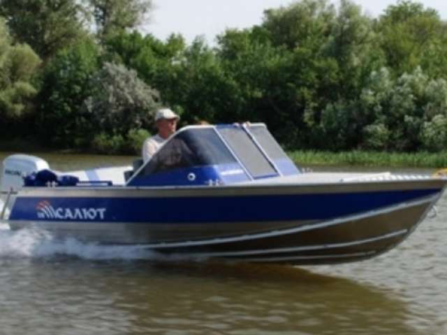 Катер Салют 525